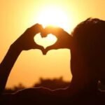 Love Shayari: दिल को छू जाने वाली 15 लव शायरी – मोहब्बत के रंग
