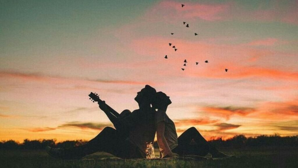 Love Shayari: प्यार की गहराई और सच्चाई को बयान करती ये शायरियाँ दिल को छू जाएँगी