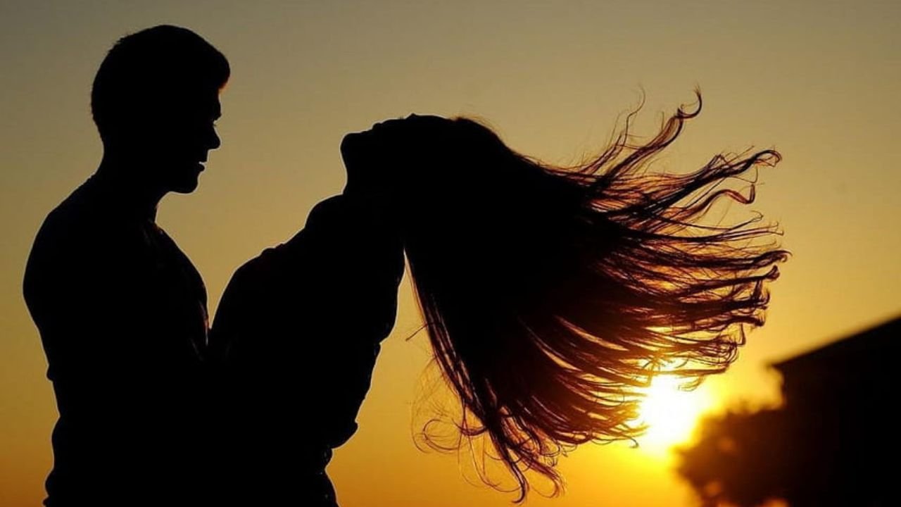Love Shayari: दिल को छू लेने वाली मोहब्बत भरी शायरियाँ