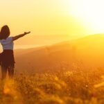 Life Shayari: ज़िंदगी की राह में मुस्कुराते रहो, ये शायरी देगी आपको नई उम्मीद और ऊर्जा